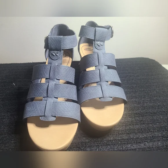 Size 9 Wedge blue sandals - Picture 3 of 5